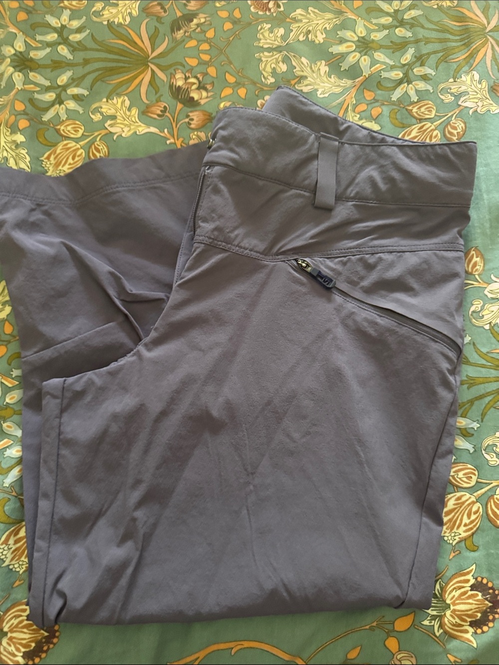 Salomon woman’s purple Outdoor capris
